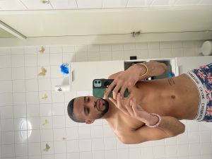 Max latino joven