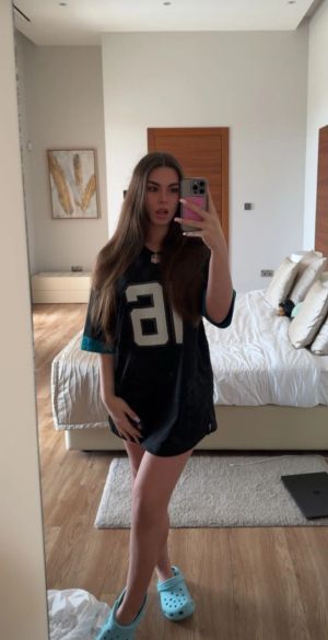 LAUREN ALEXIS 